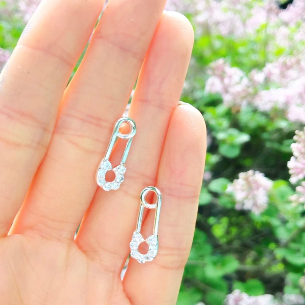 New Silver Paperclip Earrings - Picture 2 of 2